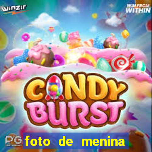 foto de menina bonita fake cabelo cacheado